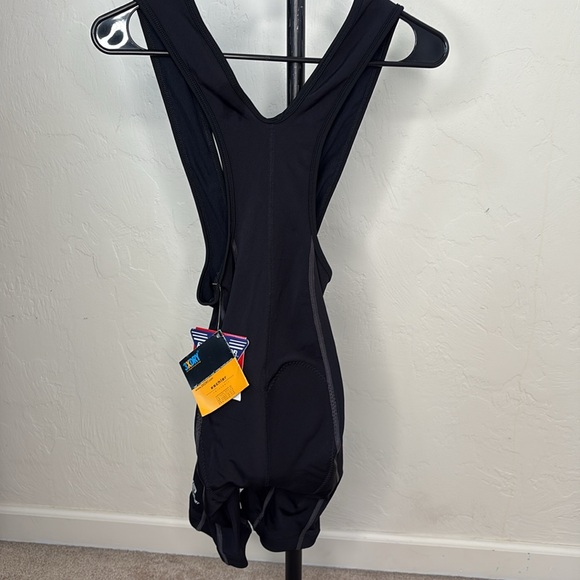 Bellwether Strada Bib Cycling Shorts - Picture 3 of 11